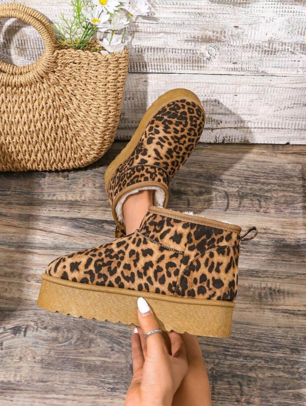 NEW - Leopard Print Cozy Platform Ankle Boots - 8 - Picture 2 of 10